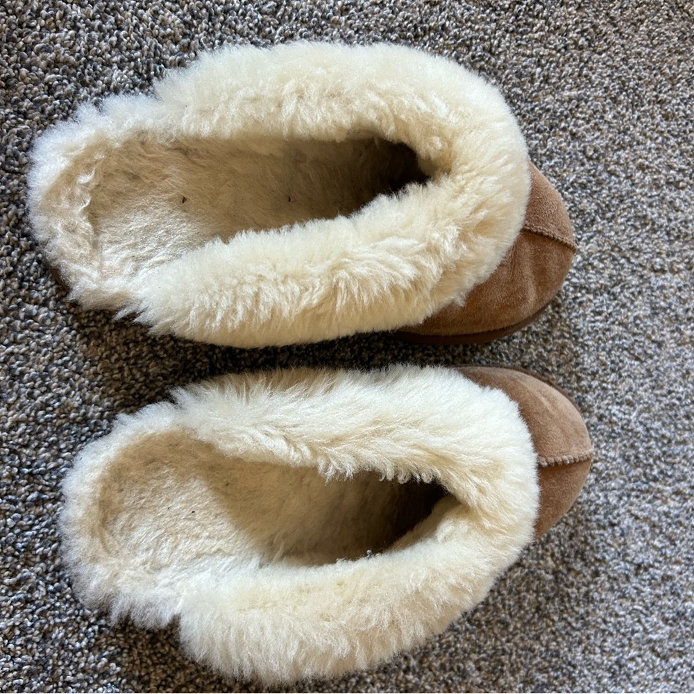 UGG Women’s Brown and Cream Slippers - Picture 4 of 5